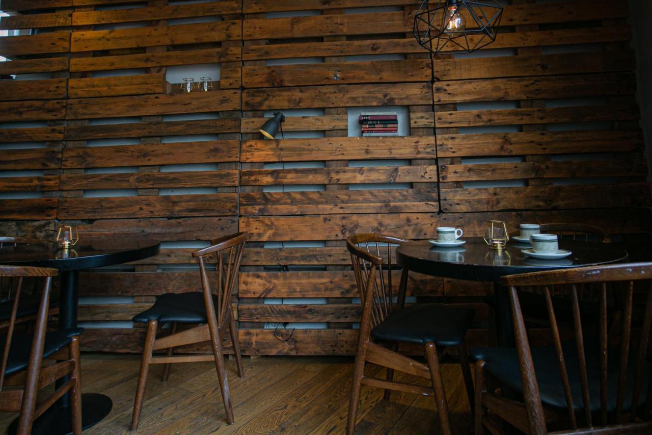 Hotel Northurland Akureyri Bagian luar foto