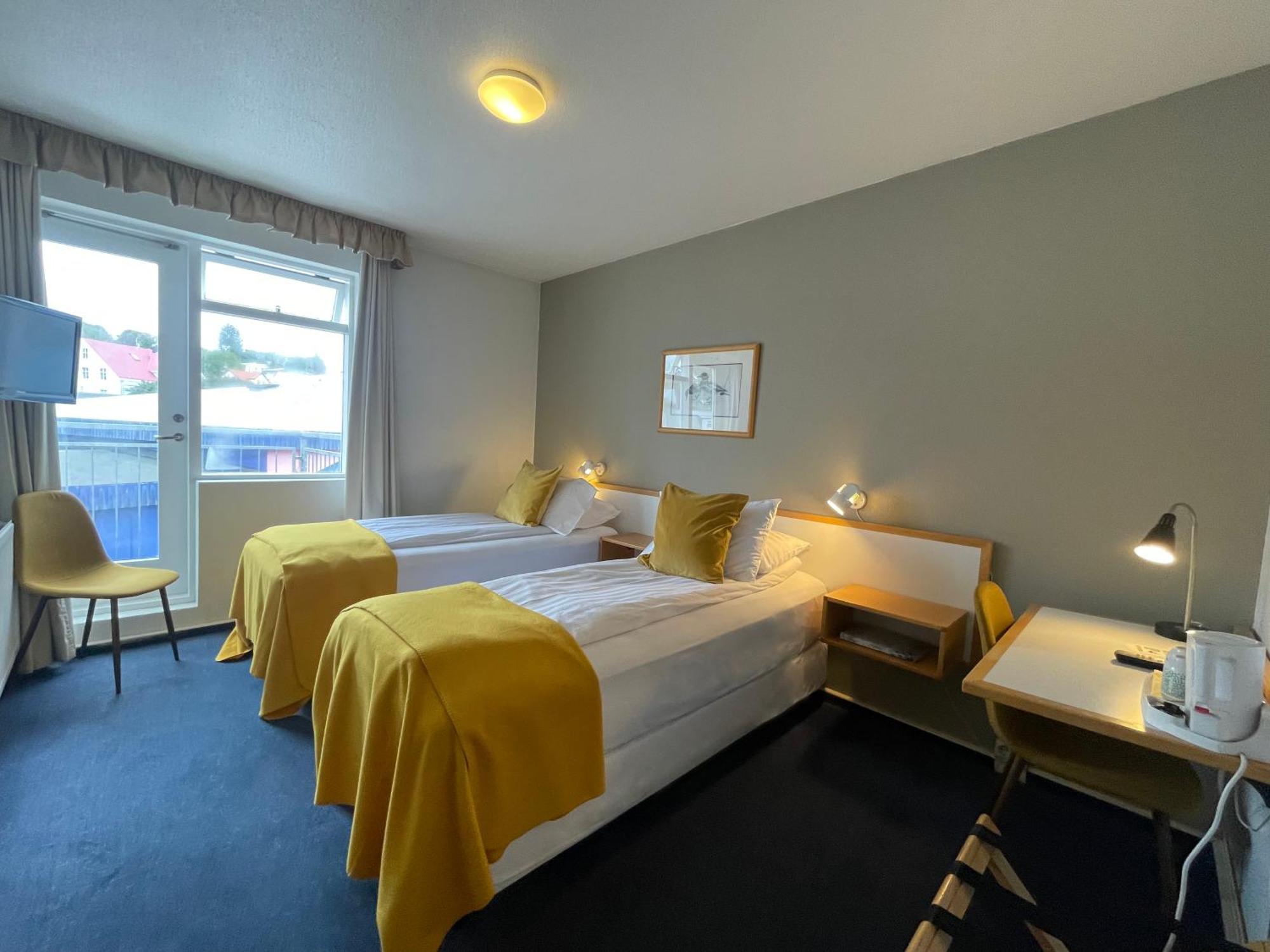 Hotel Northurland Akureyri Bagian luar foto